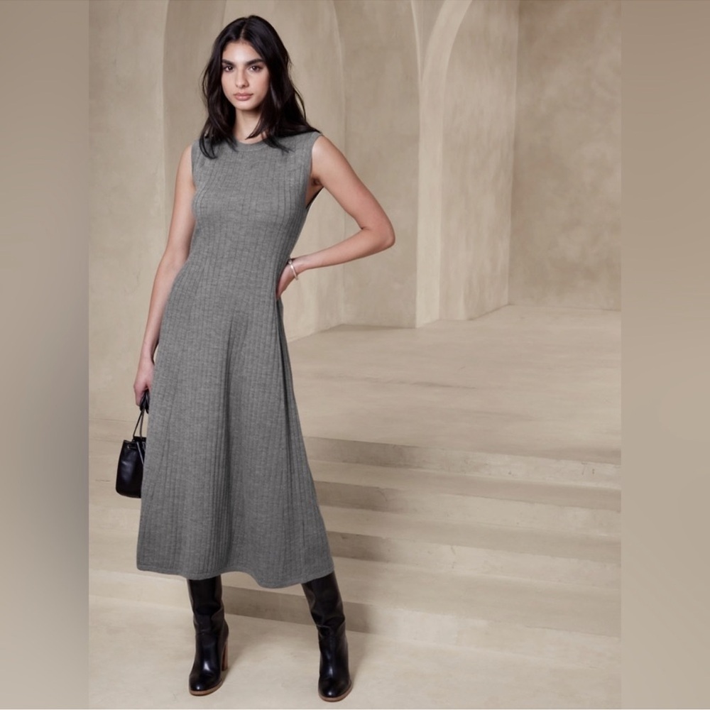 Elegant Gray Sleeveless Dress